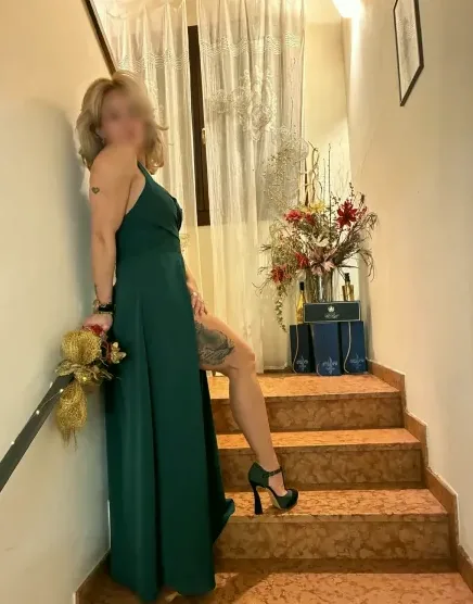 Andrea, 39
