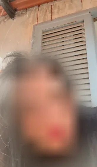 Bettina, 37