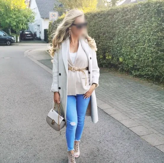 Clara, 34