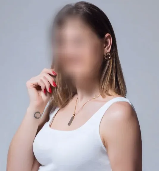 Elena, 34