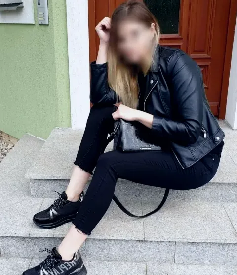 Katharina, 37