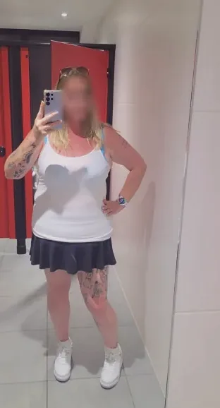 Laura, 39