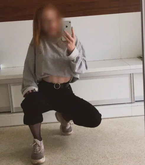 Lilly, 36