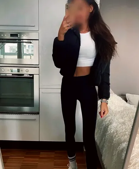 Nina, 36
