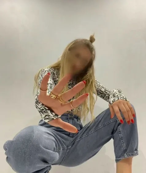 Romana, 35