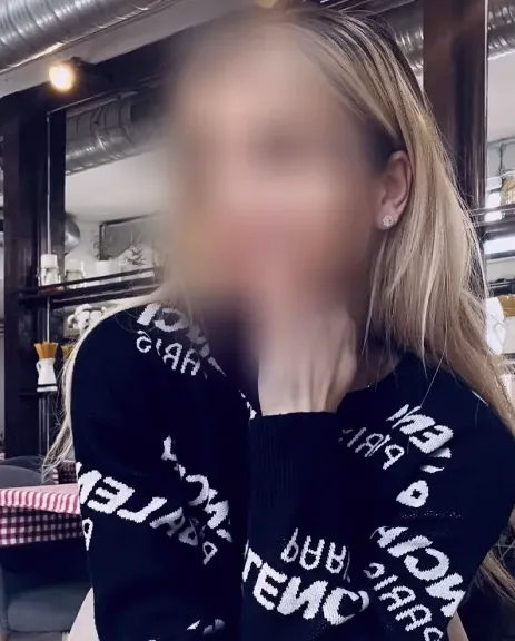 Sabine, 29