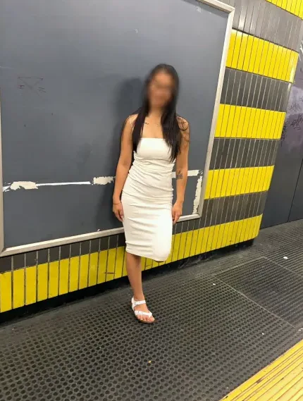 Vanessa, 34